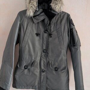 Women's Canada Goose black label parka (sz S)